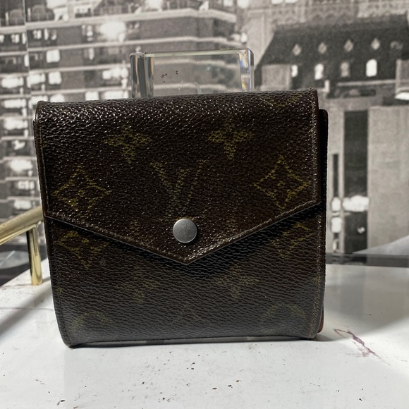 Authentic Louis Vuitton Monogram Wallet - Picture 11 of 12